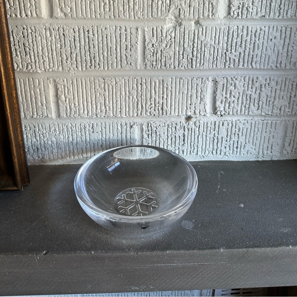 Orrefors sweden snowflake bowl